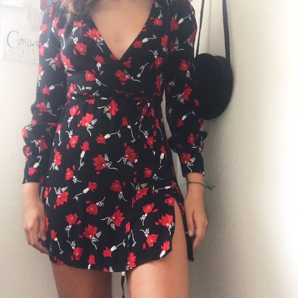 Mini mango wrap dress with red flowers